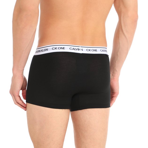 Мужские трусы 2 шт. CALVIN KLEIN TRUNK 2PK, Артикул 000NB2385A, черный | 2267138. Ракурс 2