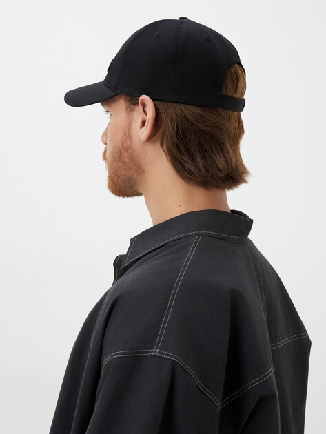 Мужская бейсболка CALVIN KLEIN CALVIN EMBROIDERY BB CAP, Артикул K50K505737, черный | 2358089. Ракурс 2 Мужская бейсболка CALVIN KLEIN CALVIN EMBROIDERY BB CAP, Артикул K50K505737, черный | 2358089. Ракурс 2