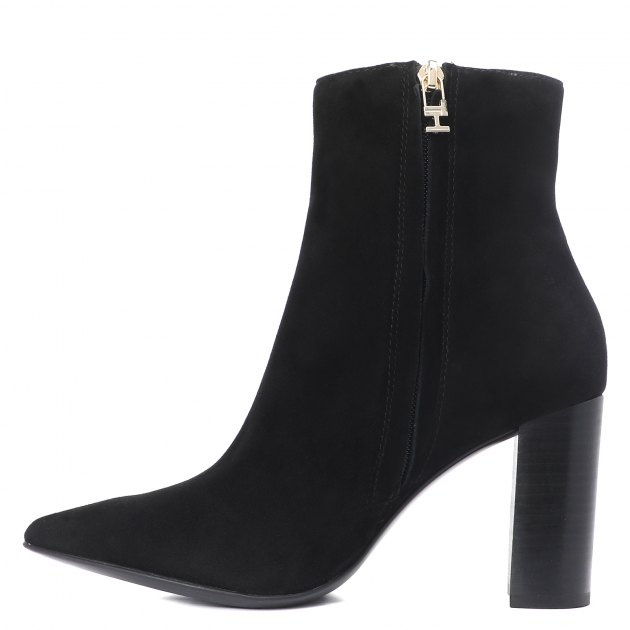 Женские ботильоны TOMMY HILFIGER ESSENTIAL SUEDE HIGH HEEL BOOT, Артикул FW0FW05177, черный | 2427141. Ракурс 3