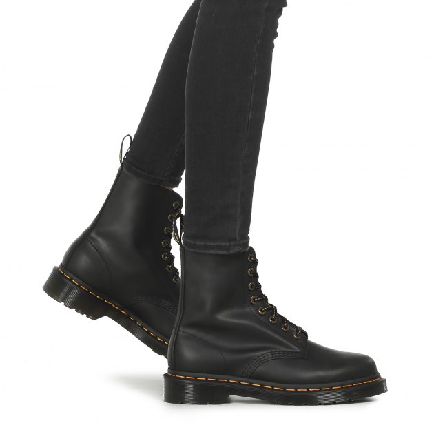 DR. MARTENS 1460 Pascal 8 Eye Boot 2503904