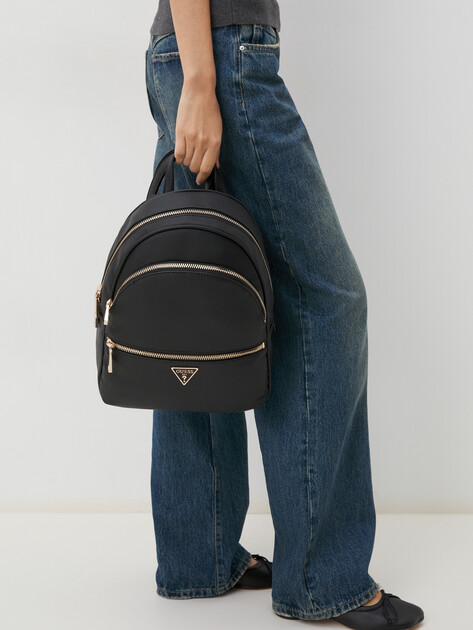 Женский рюкзак GUESS MANHATTAN LARGE BACKPACK, Артикул HWBG6994330, черный | 2714240. Ракурс 2