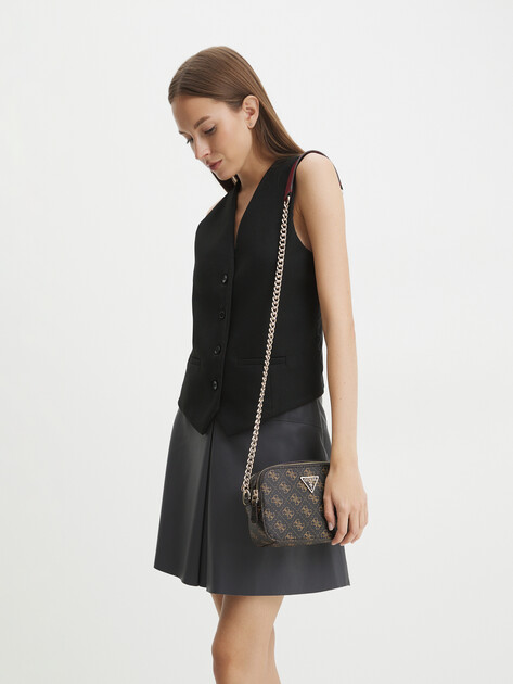 Кросс-боди GUESS NOELLE CROSSBODY CAMERA, Артикул HWQL7879140, темно-коричневый | 2714286. Ракурс 2