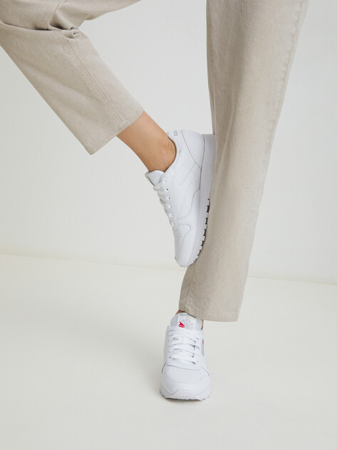 Женские кроссовки REEBOK CLASSIC LEATHER, Артикул CLASSIC LEATHER, белый | 2819457. Ракурс 2