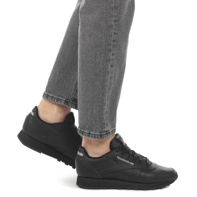 Ladies black reebok classics discount