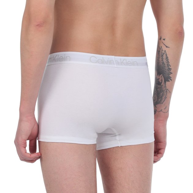 Мужские трусы 3 шт. CALVIN KLEIN TRUNK 3PK, Артикул 000NB2970A, мультицвет | 2835914. Ракурс 2