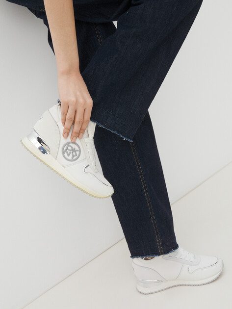 Женские кроссовки DKNY SABATINI LACE UP SNEAKER, Артикул K1243124, белый | 2841705. Ракурс 2 Женские кроссовки DKNY SABATINI LACE UP SNEAKER, Артикул K1243124, белый | 2841705. Ракурс 2