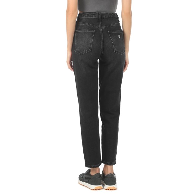 Женские джинсы мом GUESS MOM JEAN, Артикул W2YA21D4QD1, черно-серый | 3244606. Ракурс 2