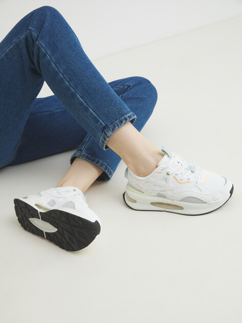 Женские кроссовки FILA EXPLORE W, Артикул EXPLORE W, белый | 3280487. Ракурс 2 Женские кроссовки FILA EXPLORE W, Артикул EXPLORE W, белый | 3280487. Ракурс 2