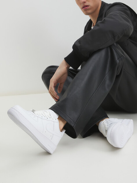 Мужские кеды NIKE Air Force 1 '07, Артикул CW2288, белый | 3462739. Ракурс 2 Мужские кеды NIKE Air Force 1 '07, Артикул CW2288, белый | 3462739. Ракурс 2