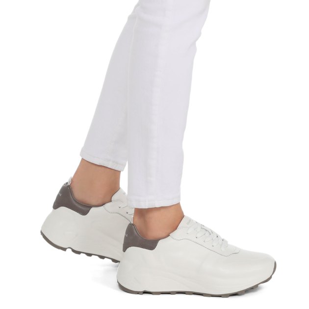 Женские кроссовки MAISON DAVID, Артикул TTFYW2261A-03A1, белый | 3484521. Ракурс 4