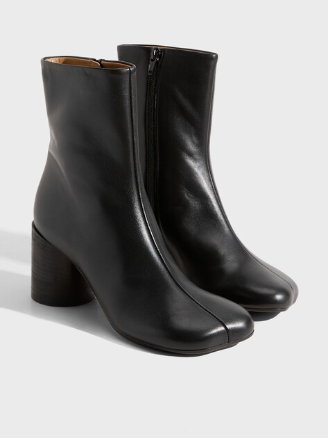 Женские ботильоны MM6 MAISON MARGIELA, Артикул S59WU0235, черный | 3590352. Ракурс 3