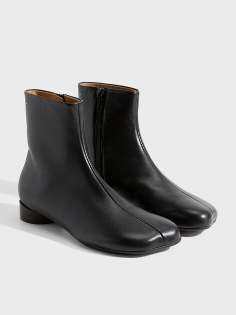 Женские ботинки MM6 MAISON MARGIELA, Артикул S59WU0236, черный | 3590353. Ракурс 3 Женские ботинки MM6 MAISON MARGIELA, Артикул S59WU0236, черный | 3590353. Ракурс 3