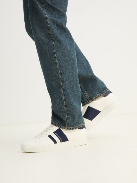 Мужские кеды ARMANI EXCHANGE PARIS, Артикул XUX173, молочно-белый | 3733040. Ракурс 2