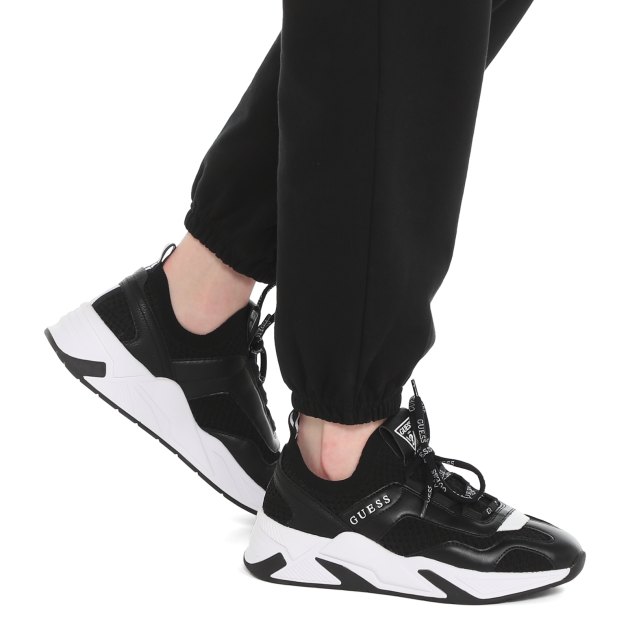Женские кроссовки GUESS GENIVER2, Артикул FLPGE2FAB12, черный | 3797627. Ракурс 4