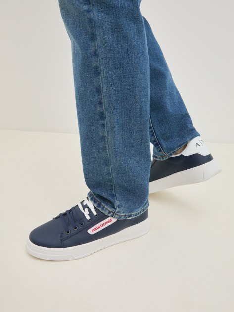 Мужские кеды ARMANI EXCHANGE SEATTLE, Артикул XUX203, темно-синий | 3884958. Ракурс 2 Мужские кеды ARMANI EXCHANGE SEATTLE, Артикул XUX203, темно-синий | 3884958. Ракурс 2