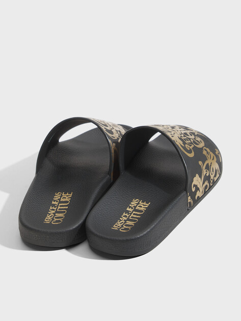 Женские сланцы VERSACE JEANS COUTURE SHELLY, Артикул 76VA3SQ3, черный | 3904382. Ракурс 6
