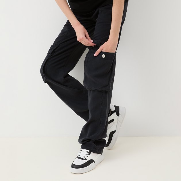 Женские брюки карго MO5CH1NO JEANS WHITE BLACK.. AND MORE, Артикул 0335 M, черный | 3931989. Ракурс 6