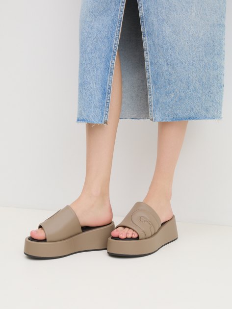 Сабо FURLA FURLA PIC NIC FLATFORM SANDAL T.65, Артикул YH85FPN, бежево-серый | 3940042. Ракурс 2 Сабо FURLA FURLA PIC NIC FLATFORM SANDAL T.65, Артикул YH85FPN, бежево-серый | 3940042. Ракурс 2