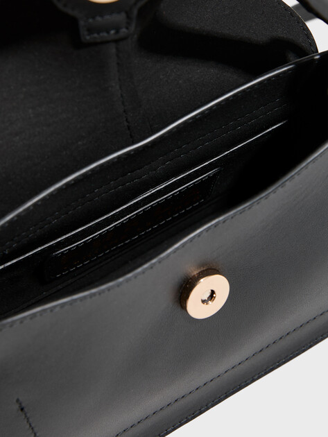 Женская сумка  FURLA, Артикул FURLA FLOW MINI TOP HANDLE, черный | 3940886. Ракурс 5