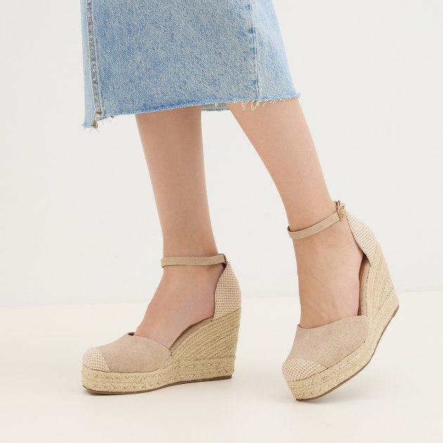 Босоножки TENDANCE, Артикул FR50-70, бежевый | 3948820. Ракурс 2 Босоножки TENDANCE, Артикул FR50-70, бежевый | 3948820. Ракурс 2