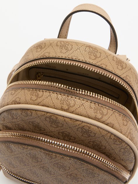 Женский рюкзак GUESS MANHATTAN BACKPACK, Артикул HWSG6994320, темно-бежевый | 3951134. Ракурс 5 Женский рюкзак GUESS MANHATTAN BACKPACK, Артикул HWSG6994320, темно-бежевый | 3951134. Ракурс 5