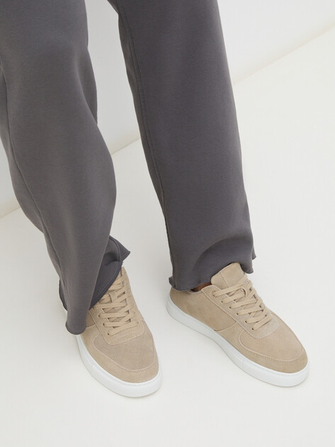 Мужские кеды TENDANCE, Артикул HILTON LA, бежевый | 4010999. Ракурс 2 Мужские кеды TENDANCE, Артикул HILTON LA, бежевый | 4010999. Ракурс 2