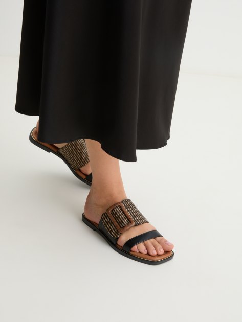 Женские шлепанцы TAMARIS ZEA, Артикул 1-1-27104-42, черный | 4016208. Ракурс 2