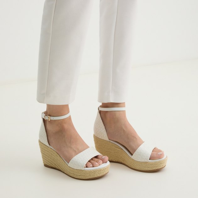 Босоножки MARCO TOZZI FREZIO, Артикул 2-2-28028-42, молочно-бежевый | 4019450. Ракурс 2