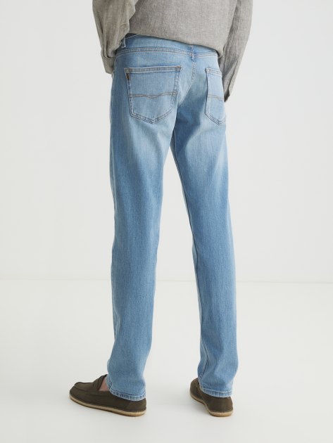 Мужские джинсы PEPE JEANS STRAIGHT JEANS, Артикул PM207393PG0, голубой | 4059439. Ракурс 4