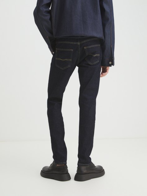 Мужские джинсы PEPE JEANS TAPERED JEANS, Артикул PM207390AB1, черно-синий | 4059446. Ракурс 4
