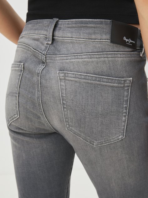 Женские джинсы скинни PEPE JEANS SKINNY JEANS LW, Артикул PL204583UH7, серый | 4059460. Ракурс 3 Женские джинсы скинни PEPE JEANS SKINNY JEANS LW, Артикул PL204583UH7, серый | 4059460. Ракурс 3