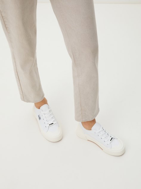 Женские кеды LOVE MOSCHINO NEW POP LOVE, Артикул JA15012G, белый | 4061233. Ракурс 2