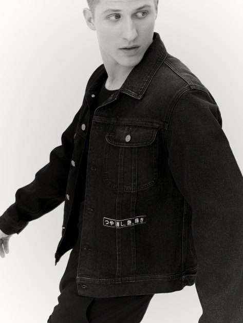 Мужская джинсовая куртка MM6 MAISON MARGIELA SPORTSJACKET, Артикул SH2AM0004, черный | 4064079. Ракурс 5