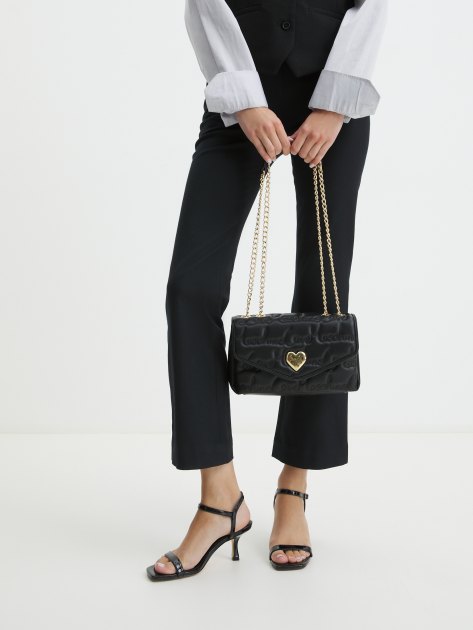 Кросс-боди LOVE MOSCHINO LOVESONG, Артикул JC4125PP FW24, черный | 4064991. Ракурс 2 Кросс-боди LOVE MOSCHINO LOVESONG, Артикул JC4125PP FW24, черный | 4064991. Ракурс 2