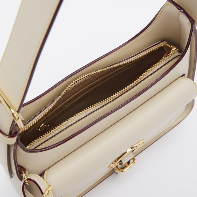 Женская сумка на плечо LOVE MOSCHINO LOGO EYELETS, Артикул JC4053PP FW24, светло-бежевый | 4065019. Ракурс 6 Женская сумка на плечо LOVE MOSCHINO LOGO EYELETS, Артикул JC4053PP FW24, светло-бежевый | 4065019. Ракурс 6