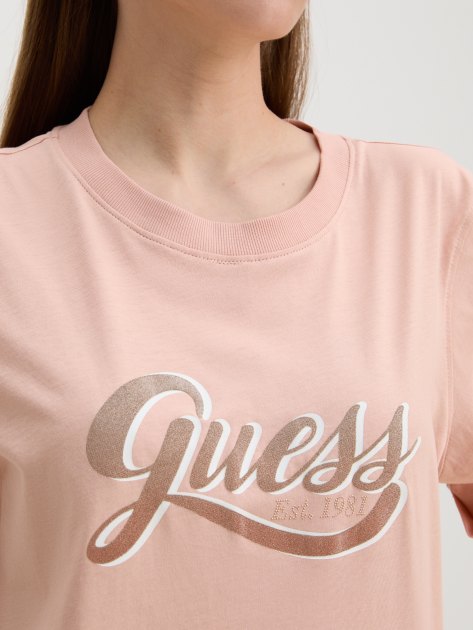 Женская футболка GUESS SS CN GLITTERY LOGO TEE, Артикул W4YI09JA914, бежево-розовый | 4072001. Ракурс 3