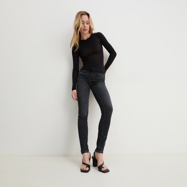 Женские джинсы скинни GUESS SHAPE UP POWER, Артикул W4YA25D5DY1, черный | 4078425. Ракурс 5 Женские джинсы скинни GUESS SHAPE UP POWER, Артикул W4YA25D5DY1, черный | 4078425. Ракурс 5