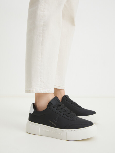 Женские кеды ARMANI EXCHANGE KURT, Артикул XDX162, черный | 4079296. Ракурс 2 Женские кеды ARMANI EXCHANGE KURT, Артикул XDX162, черный | 4079296. Ракурс 2