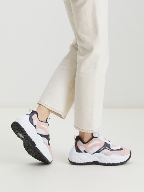 Женские кроссовки ARMANI EXCHANGE VEDDER, Артикул XDX120, белый | 4079324. Ракурс 2