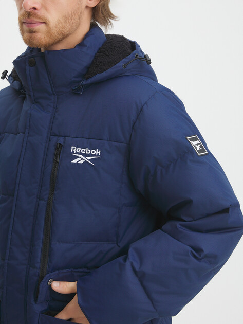 Мужской пуховик REEBOK Q4D PUFFER PARKA, Артикул OMRB1273VN, темно-синий | 4081263. Ракурс 3 Мужской пуховик REEBOK Q4D PUFFER PARKA, Артикул OMRB1273VN, темно-синий | 4081263. Ракурс 3