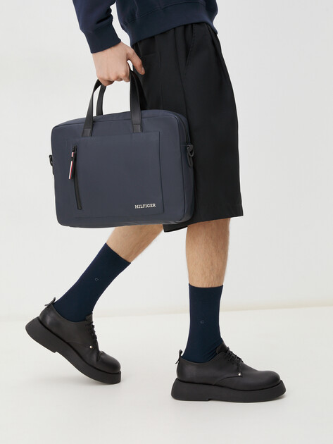 Мужская сумка для ноутбука TOMMY HILFIGER TH PIQUE SLIM COMPUTER BAG, Артикул AM0AM11784, темно-синий | 4082028. Ракурс 2