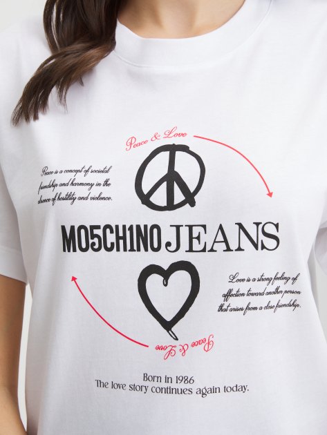 Женская футболка MO5CH1NO JEANS PAINTER, Артикул 0707 FW24, белый | 4082112. Ракурс 3 Женская футболка MO5CH1NO JEANS PAINTER, Артикул 0707 FW24, белый | 4082112. Ракурс 3