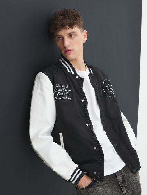 Мужской бомбер GUESS VERSITY BOMBER, Артикул M4YL11WG9S2, черный | 4082767. Ракурс 5