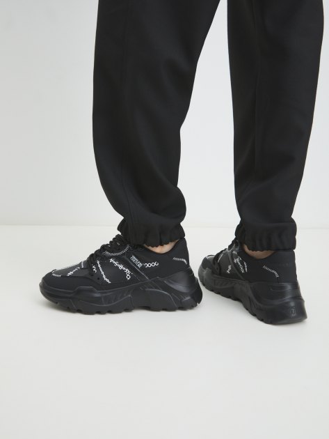 Мужские кроссовки VERSACE JEANS COUTURE SPEEDTRACK, Артикул 77YA3SC9, черный | 4091995. Ракурс 2 Мужские кроссовки VERSACE JEANS COUTURE SPEEDTRACK, Артикул 77YA3SC9, черный | 4091995. Ракурс 2