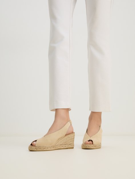 Босоножки LA MAISON DE L'ESPADRILLE, Артикул RV246, светло-бежевый | 4096437. Ракурс 2