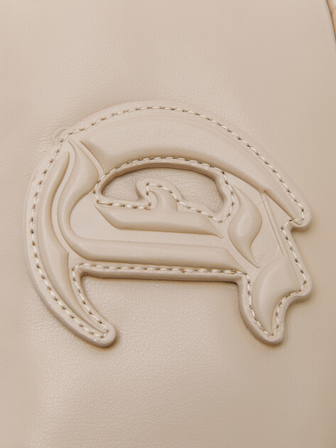 Женская сумка с ручкой JUST CAVALLI PUFFY JC LOGO UP, Артикул 77RA4BG2, бежевый | 4107660. Ракурс 3 Женская сумка с ручкой JUST CAVALLI PUFFY JC LOGO UP, Артикул 77RA4BG2, бежевый | 4107660. Ракурс 3