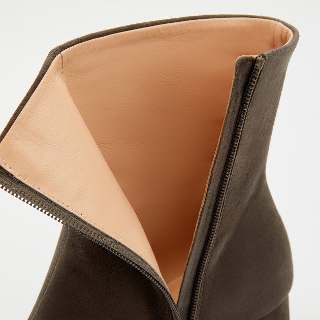 Ботильоны FURLA FURLA LOV, Артикул YI19LOV, коричнево-серый | 4109294. Ракурс 5 Ботильоны FURLA FURLA LOV, Артикул YI19LOV, коричнево-серый | 4109294. Ракурс 5