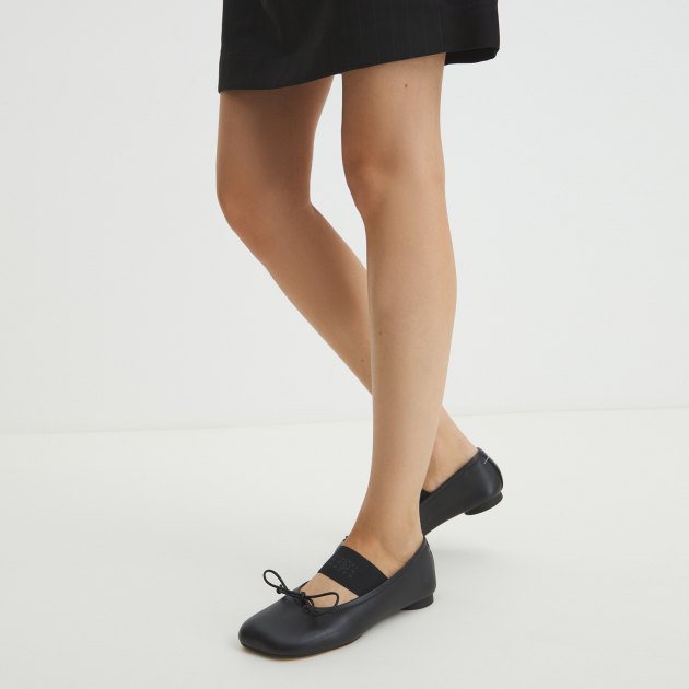 Балетки мэри-джейн MM6 MAISON MARGIELA, Артикул S59WZ0099, черный | 4122720. Ракурс 2 Балетки мэри-джейн MM6 MAISON MARGIELA, Артикул S59WZ0099, черный | 4122720. Ракурс 2