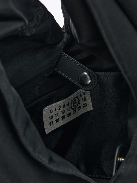 Женский шоппер MM6 MAISON MARGIELA, Артикул S54WD0039, черный | 4122792. Ракурс 5 Женский шоппер MM6 MAISON MARGIELA, Артикул S54WD0039, черный | 4122792. Ракурс 5