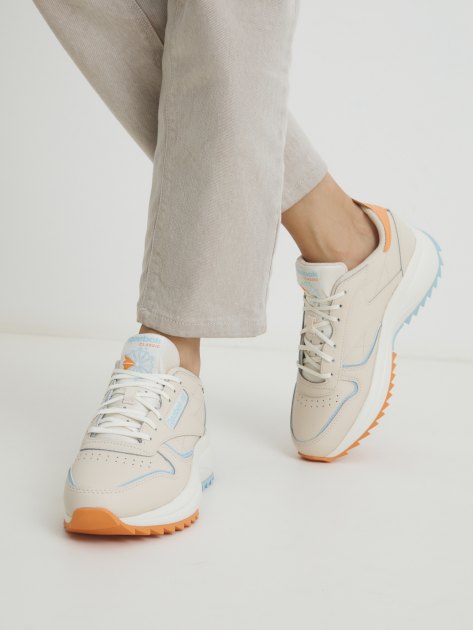 Женские кроссовки REEBOK CLASSIC LEATHER SP EXTRA, Артикул CLASSIC LEATHER SP EXTRA, светло-бежевый | 4123677. Ракурс 2